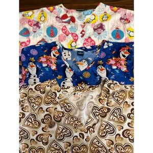 Scrub Top 1X Bundle of 3 Disney Frozen Christmas Penguin Print Hearts Scrub Tops
